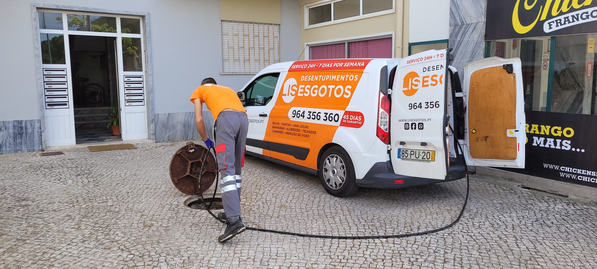 Desentupimento de esgotos com alta-pressão